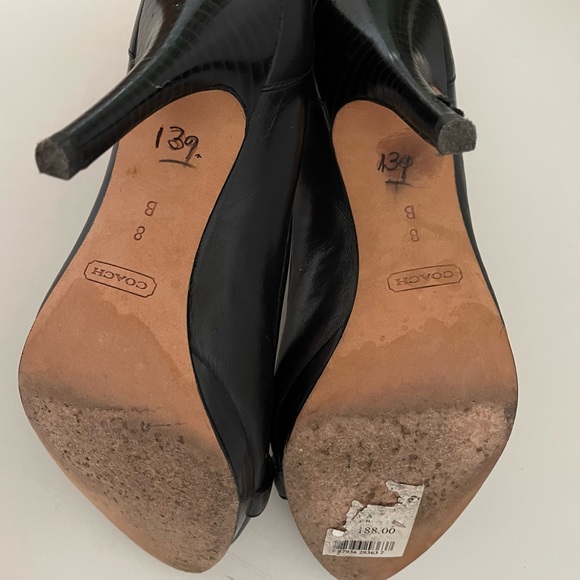 Coach buckle heels sz 9.5